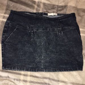 Jean skirt, size medium